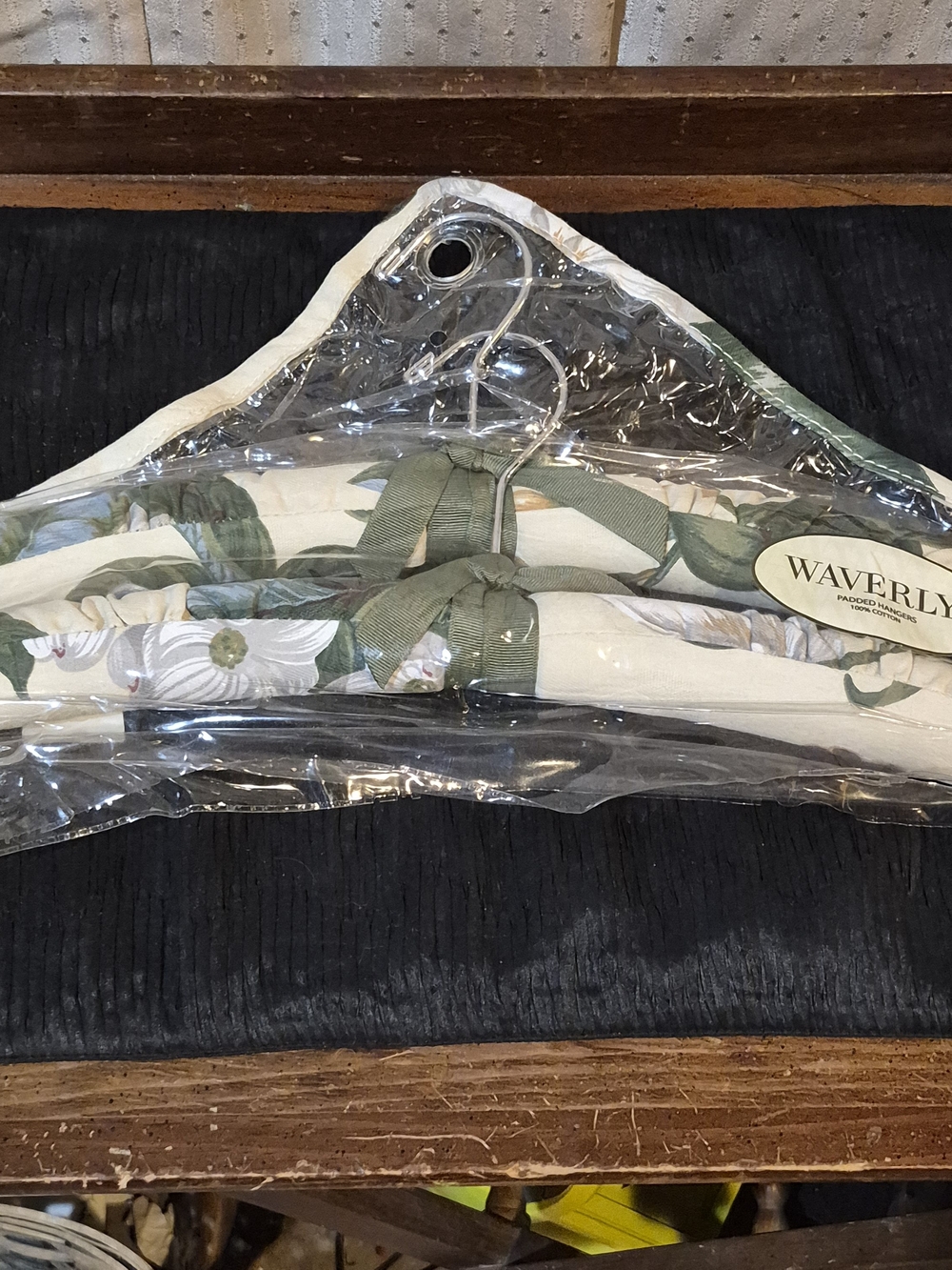 Vintage Waverly Cotton Padded Hangers Set of 2 Green Floral Cottagecore Open.